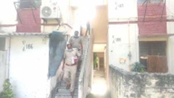 दिल्ली : पुलिस कांस्टेबल ने आत्महत्या की दिल्ली : पुलिस कांस्टेबल ने आत्महत्या की